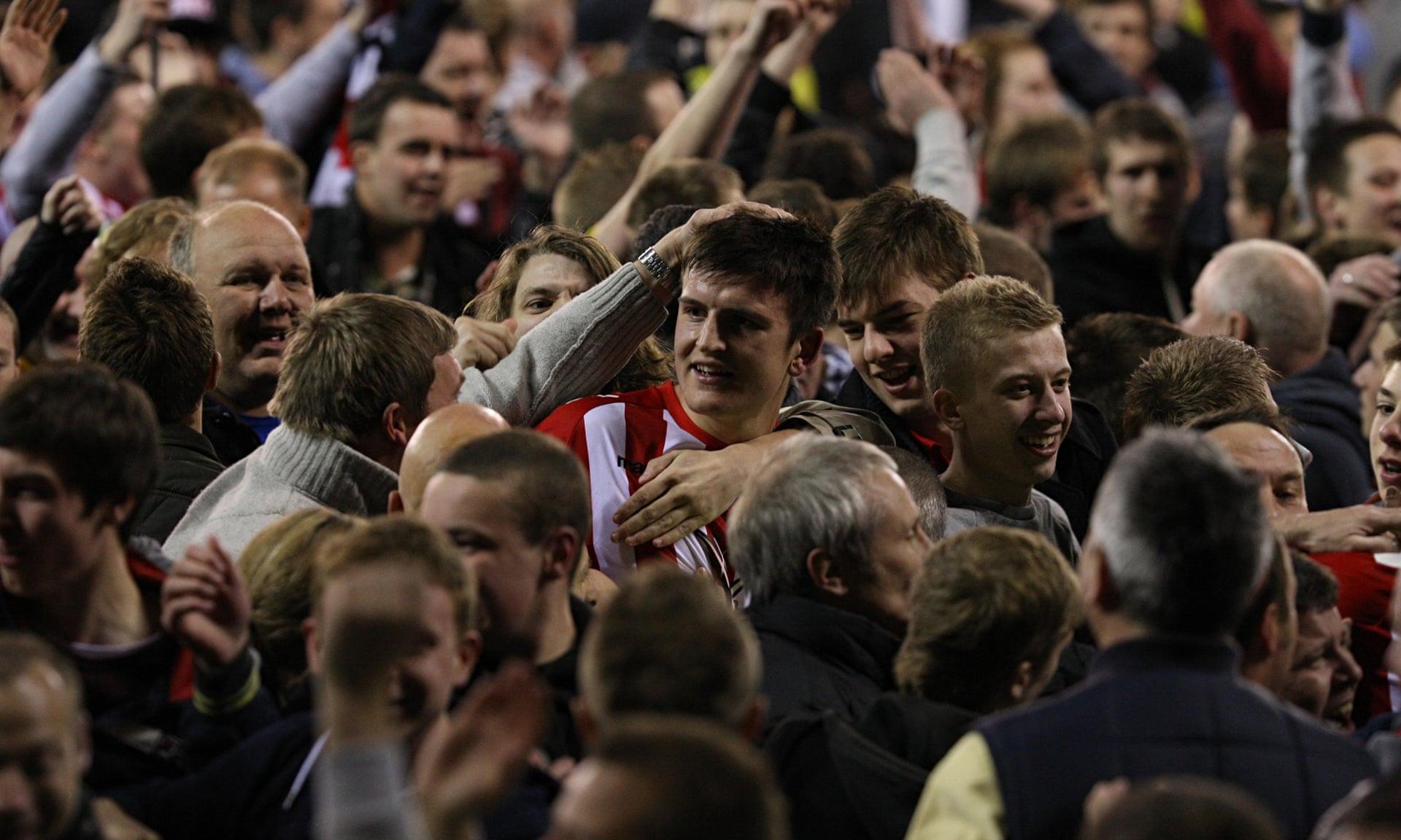 足球以其独 足球以其独